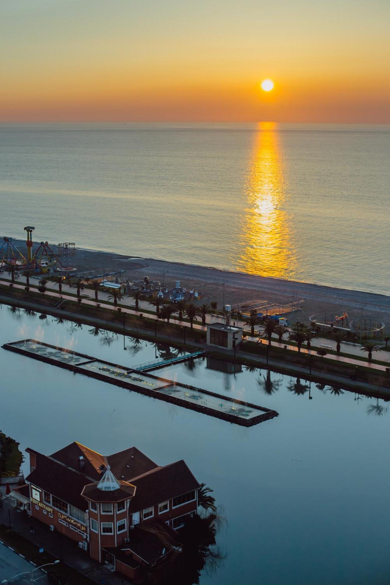 Batumi Deluxe Apartments Esterno foto